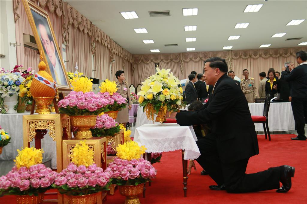 DSI ร่วมลงนามถวายพระพรแด่พระบาทสมเด็จพระเจ้าอยู่หัว ณ ศาลา ศิริราช 100 ปี โรงพยาบาลศิริราช