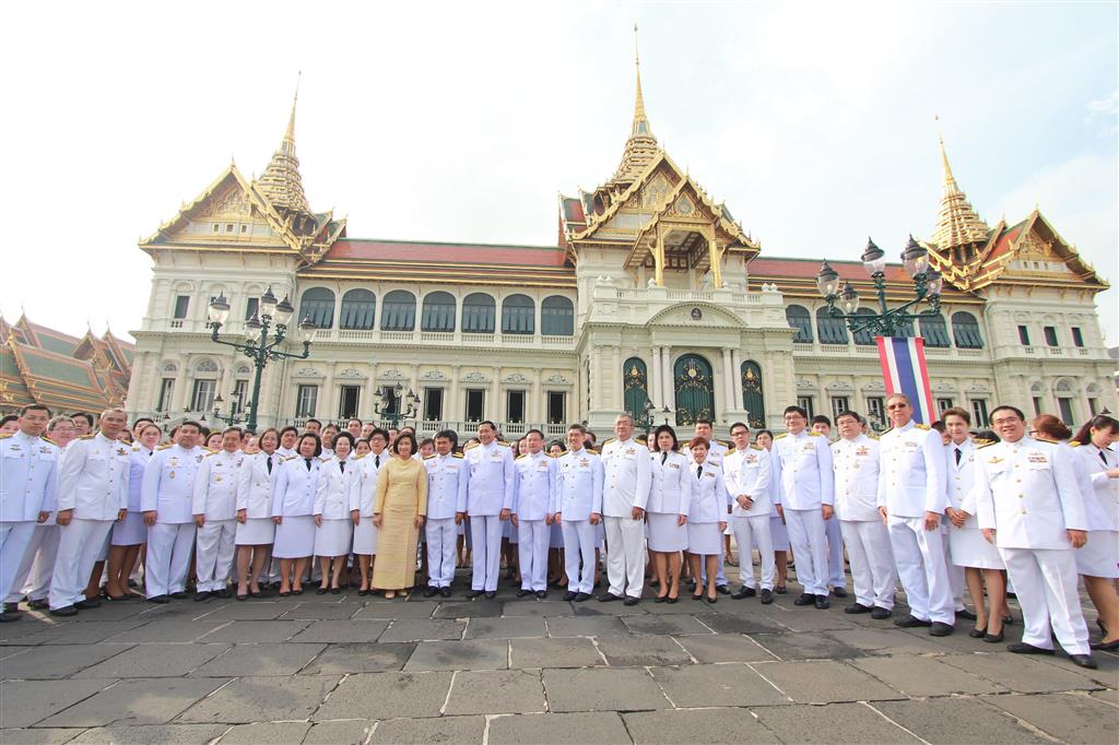 กรมสอบสวนคดีพิเศษร่วมลงนามถวายพระพรชัยมงคล เนื่องในวันเฉลิมพระชนมพรรษา พระบาทสมเด็จพระเจ้าอยู่หัว ในพระบรมมหาราชวัง