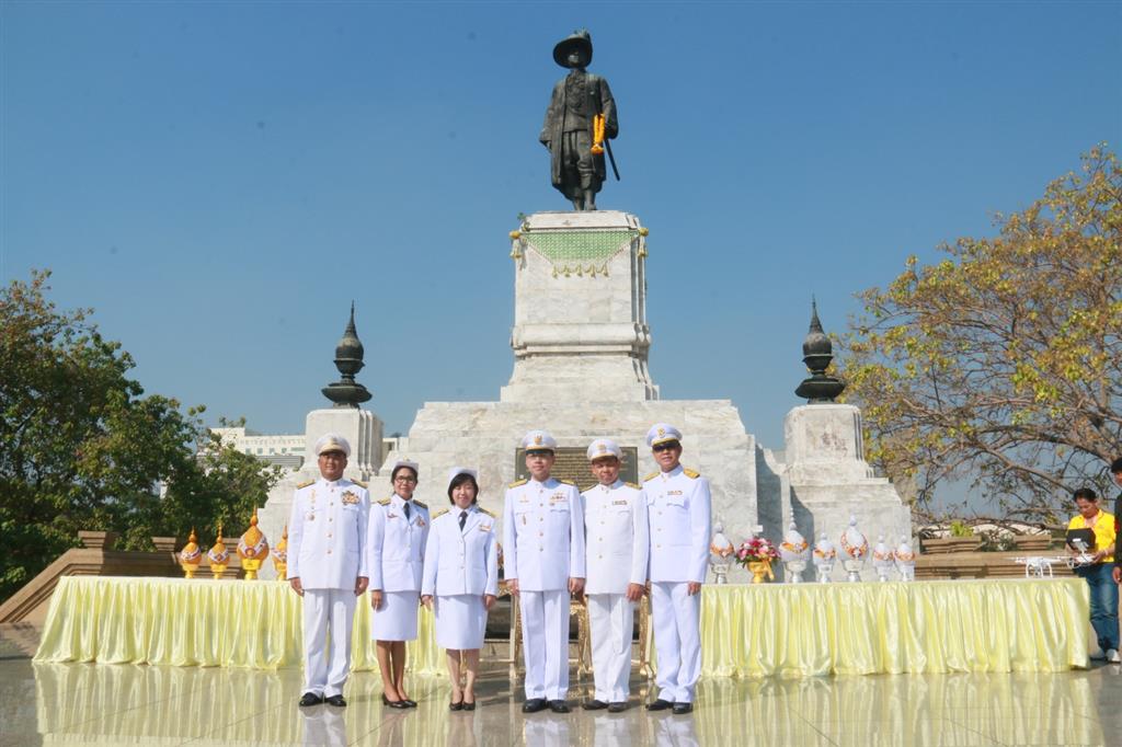 ผู้แทนกรมสอบสวนคดีพิเศษ ร่วมพิธี วางพานพุ่มถวายราชสักการะพระบรมราชานุสาวรีย์ พระบาทสมเด็จพระปกเกล้าเจ้าอยู่หัว รัชกาลที่ ๗ เนื่องในวันรัฐธรรมนูญ ณ มหาวิทยาลัยสุโขทัยธรรมาธิราช