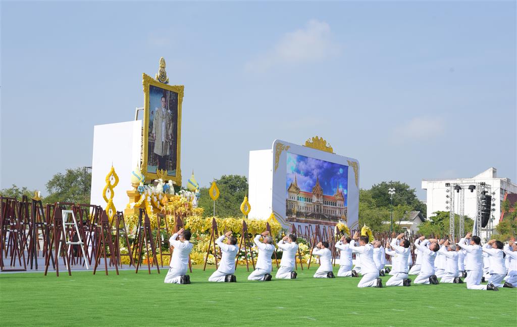 ดีเอสไอ ร่วมวางพวงมาลาและถวายบังคม พระบาทสมเด็จพระปรมินทรมหาภูมิพลอดุลยเดช บรมนาถบพิตร