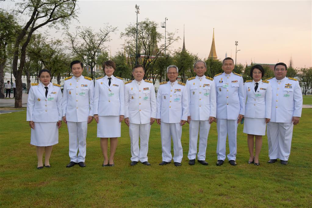 ดีเอสไอ ร่วมพิธีถวายบังคมและจุดเทียนเพื่อน้อมรำลึกในพระมหากรุณาธิคุณ  พระบาทสมเด็จพระปรมินทรมหาภูมิพลอดุลยเดช บรมนาถบพิตร