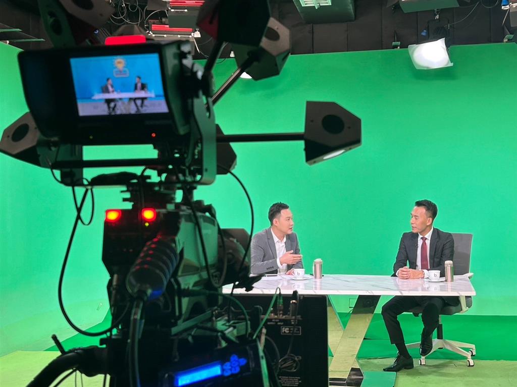 DSI joined "NBT Mee Kam Tob" at the National Broadcasting Services of Thailand (NBT), regarding the issue of solving the problem of money mules to end the cycle of online crime