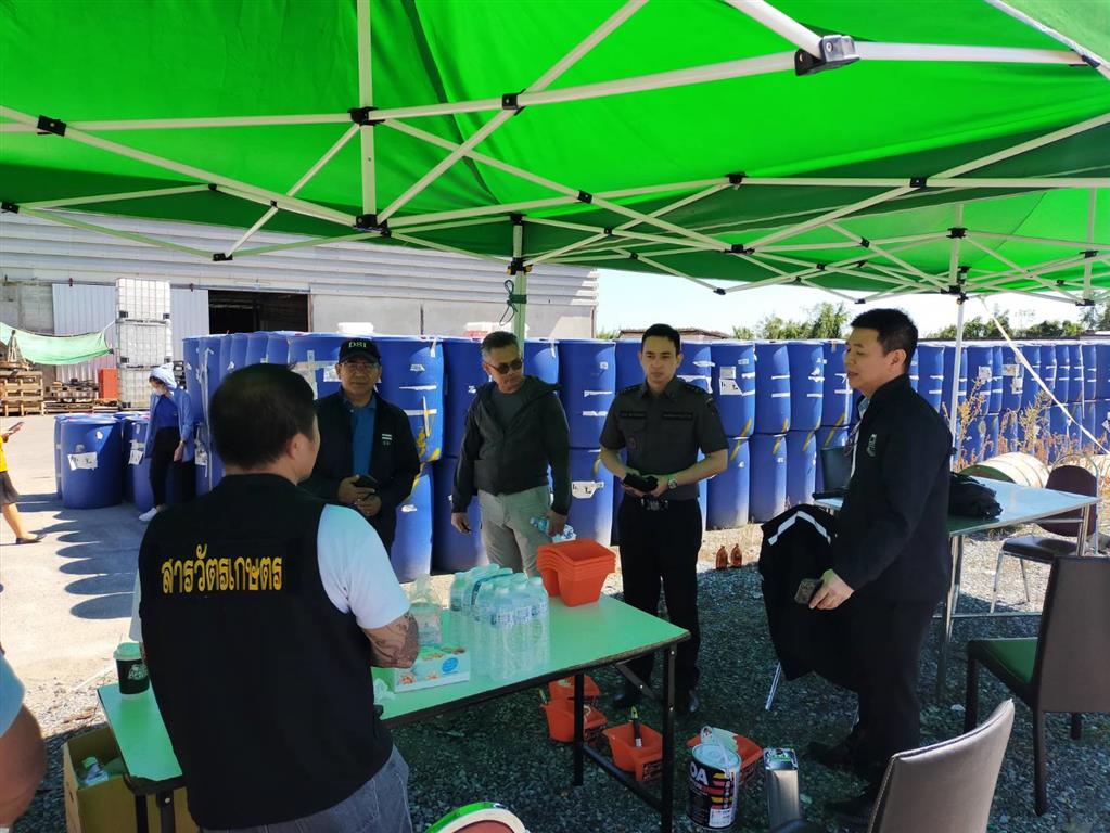 Bureau of Consumer Protection Crime of the Department of Special Investigation (DSI) collaborated with officials from the Department of Agriculture to seize 144,200 liters of hazardous glyphosate substance, valued at approximately 17 million baht, as evidence in legal proceedings