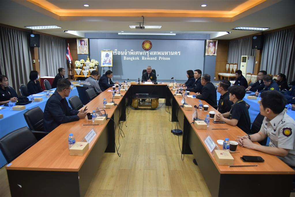 รัฐมนตรียุติธรรมพร้อมด้วยผู้บริหารกระทรวงยุติธรรม ลงพื้นที่ตรวจห้องดัดแปลง เรือนจำพิเศษกรุงเทพฯ - มอบหมาย DSI ร่วมเก็บข้อมูลขยายผลดำเนินคดี